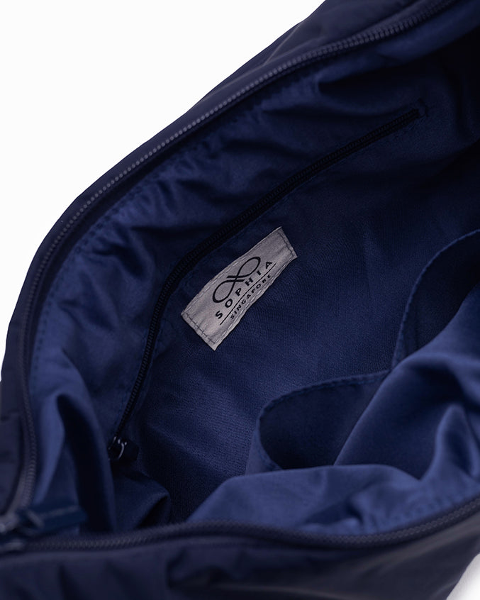 L POSH CRESCENT BAG IN MIDNIGHT