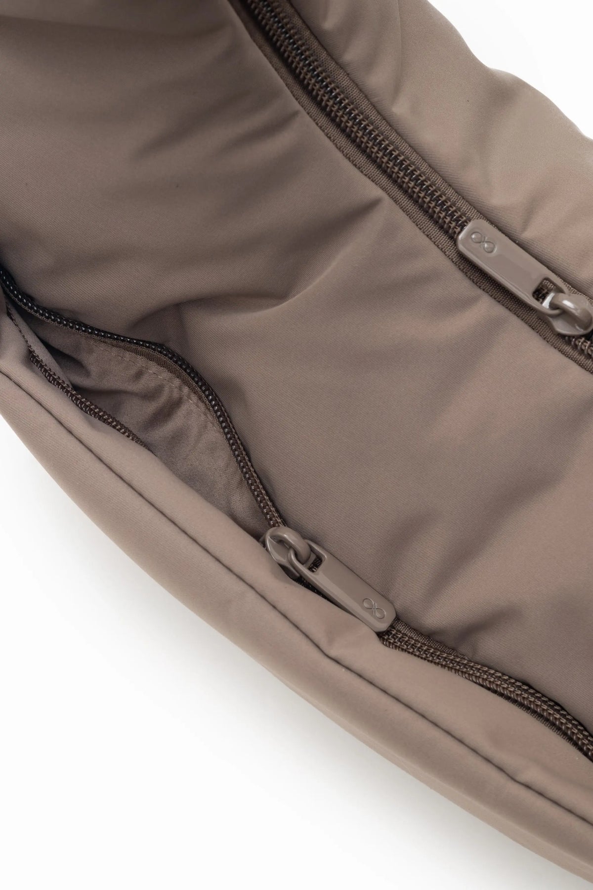 COSY LUXE L CRESCENT BAG 2.0 IN TAUPE