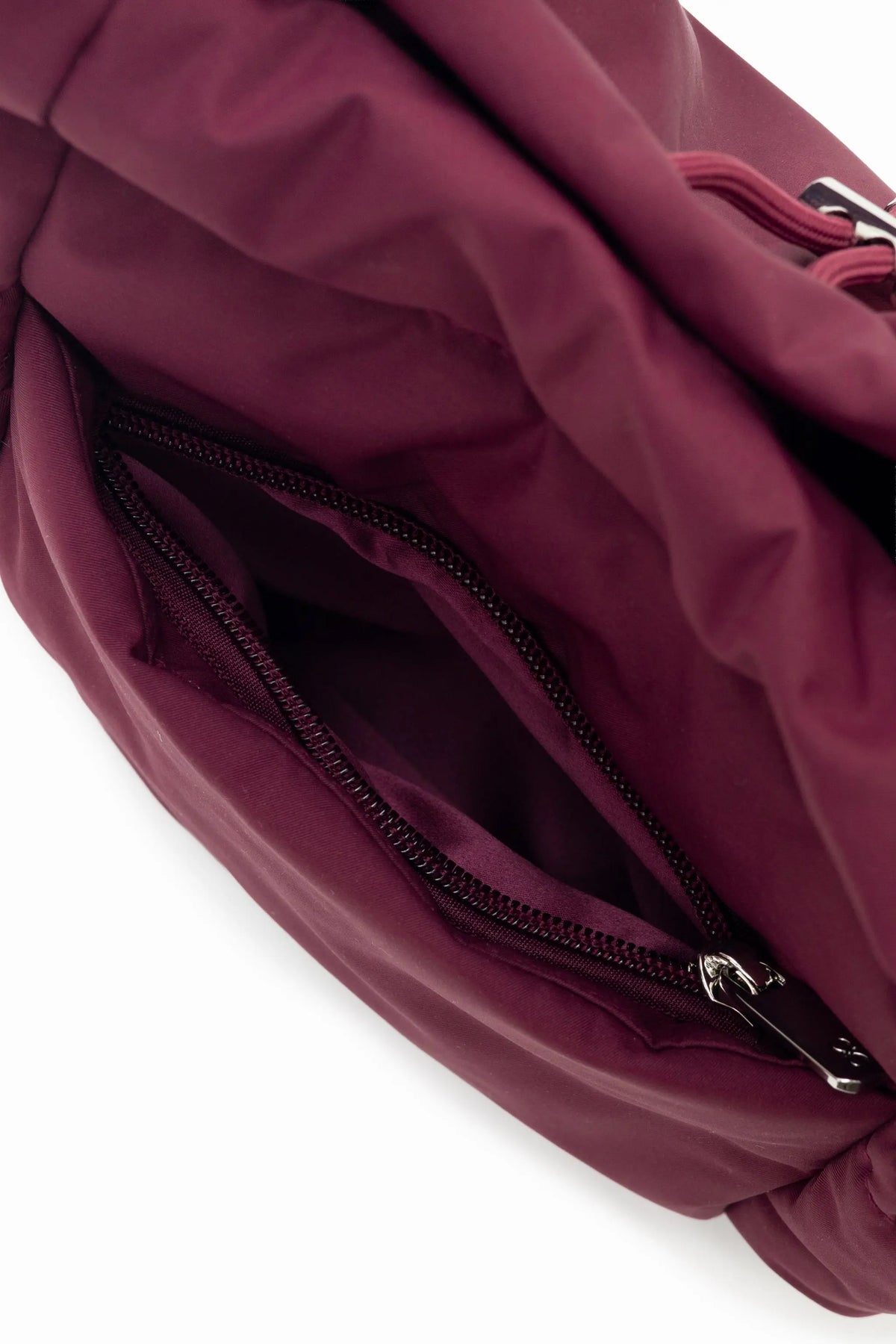 MINI COSY LUXE BUCKET BAG IN WINE
