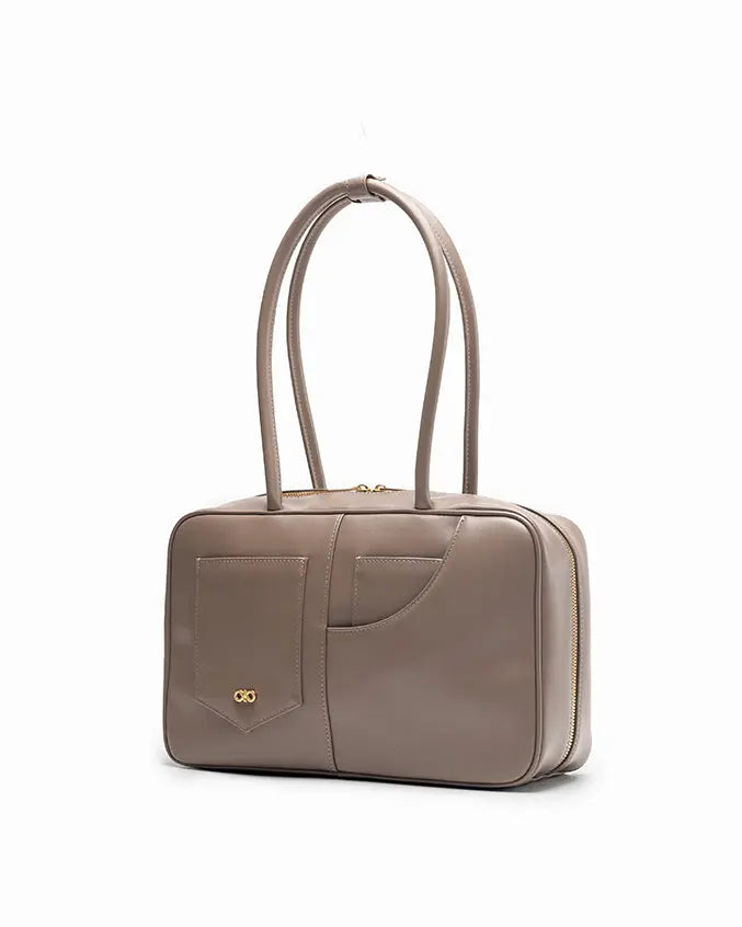 SIGNATURE POCKET M REI TOTE BAG IN TAUPE TSL Singapore