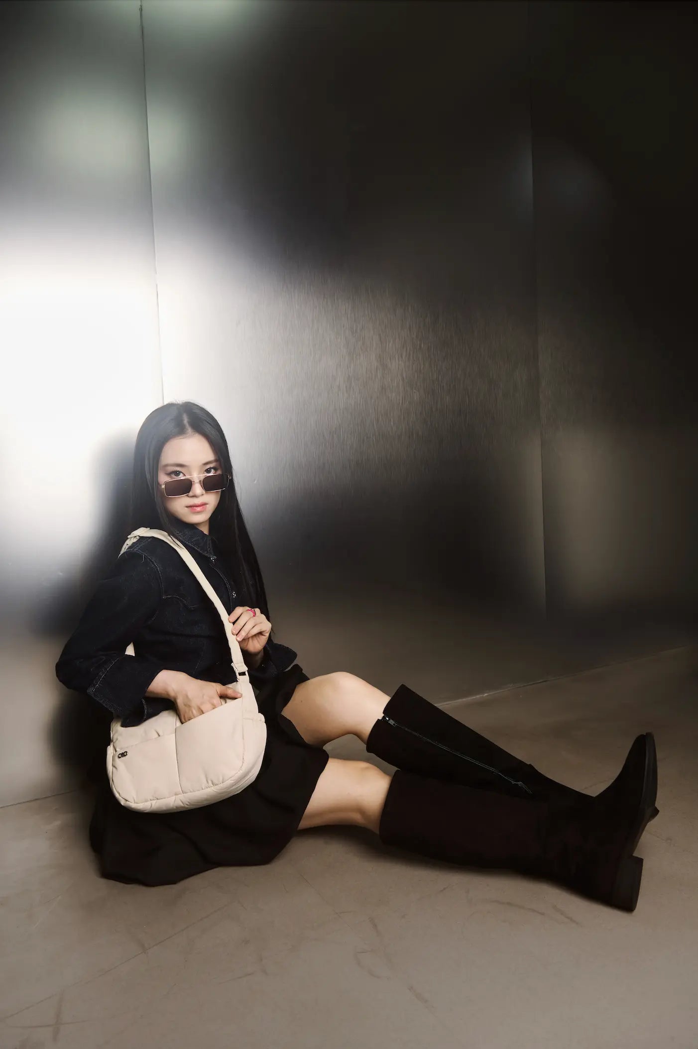 MINI SIGNATURE POCKET CROSSBODY BAG IN POSH OAT