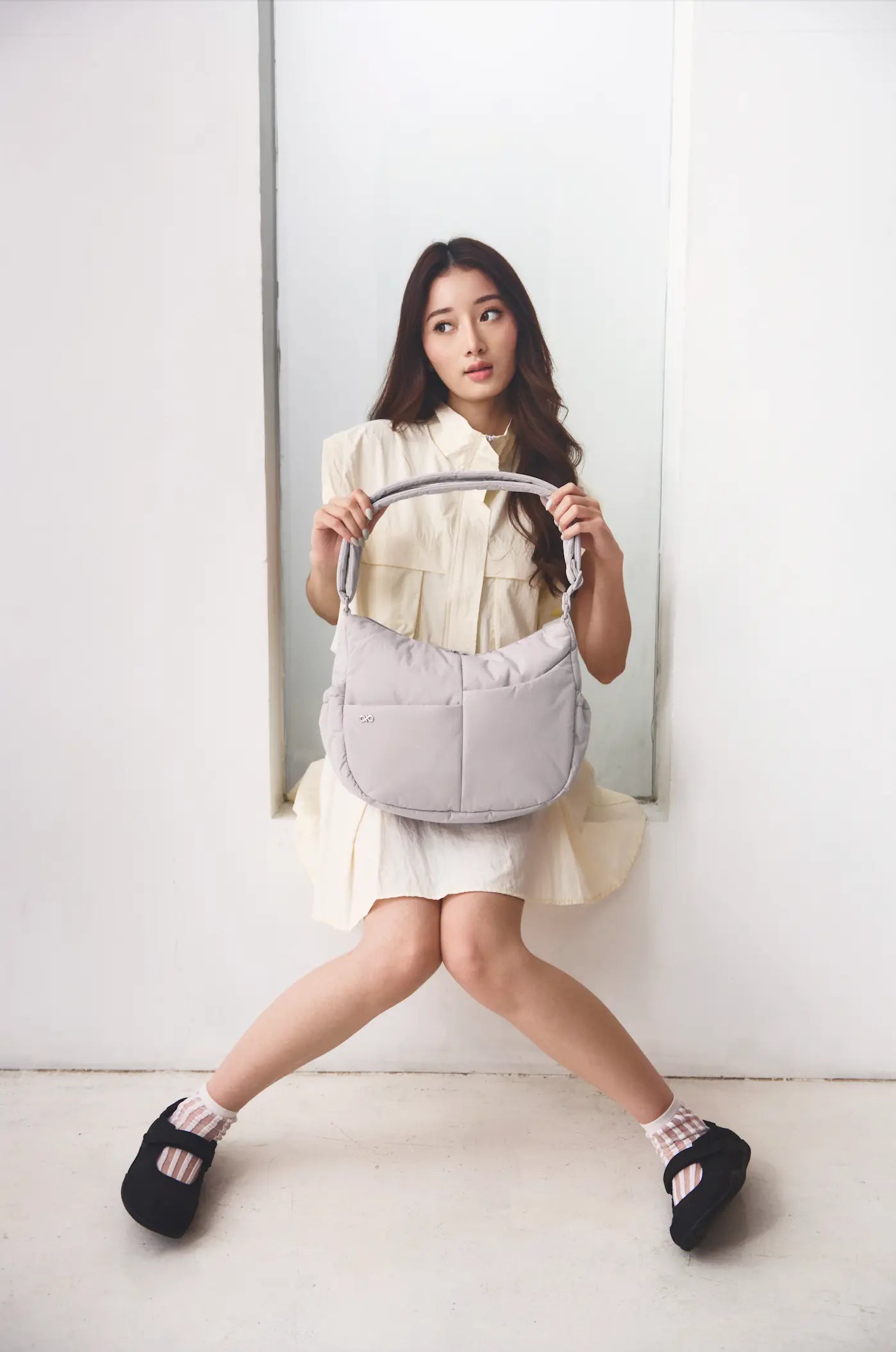 SIGNATURE POCKET CROSSBODY BAG 2.0 IN COSY DOVE GREY