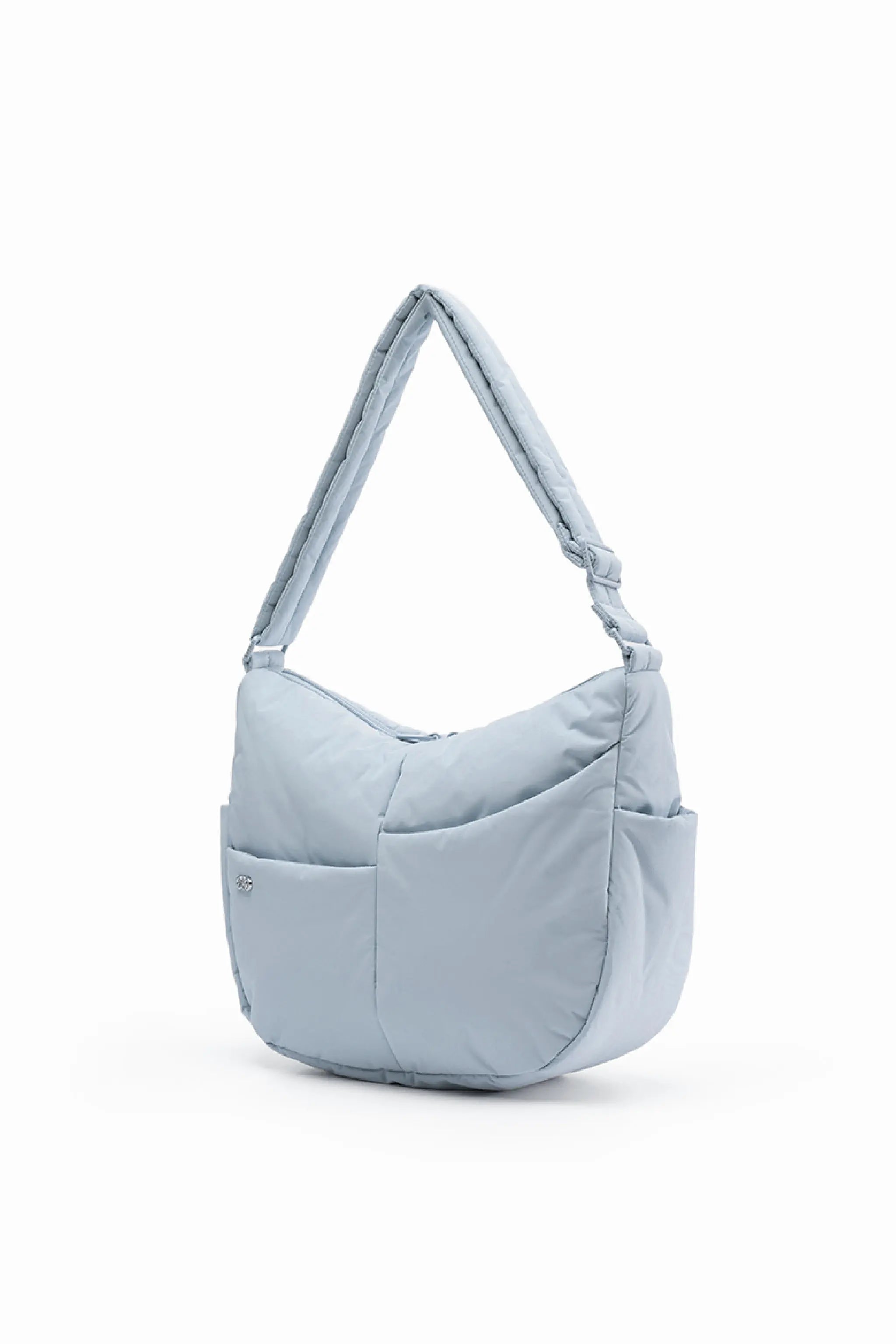 SIGNATURE POCKET CROSSBODY BAG IN COSY LUXE FROST