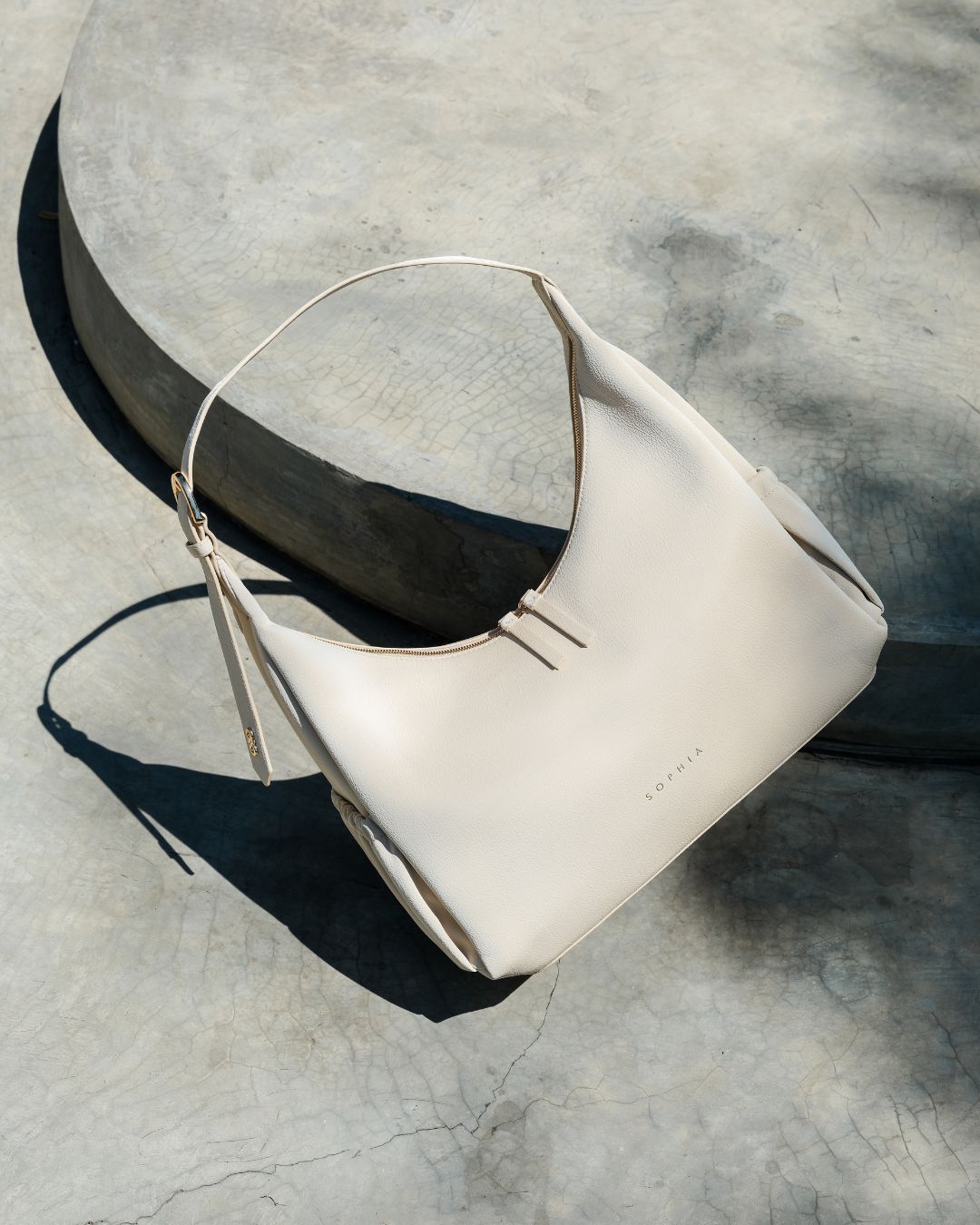 HERA HOBO BAG IN PEARL