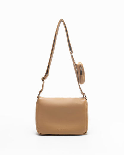 CUSHY SLING BAG IN LATTE