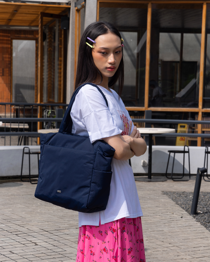 POSH TOTE BAG IN MIDNIGHT