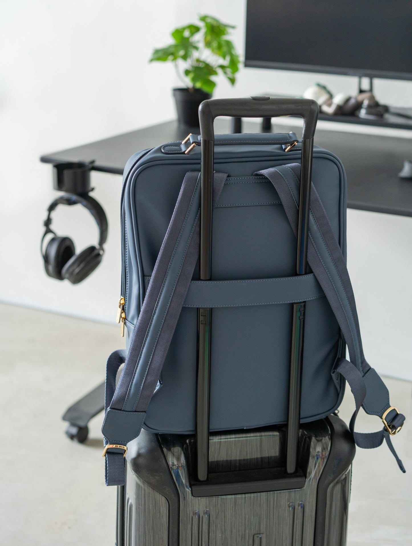 ANDERS MAGIC LAPTOP BACKPACK IN NAVY