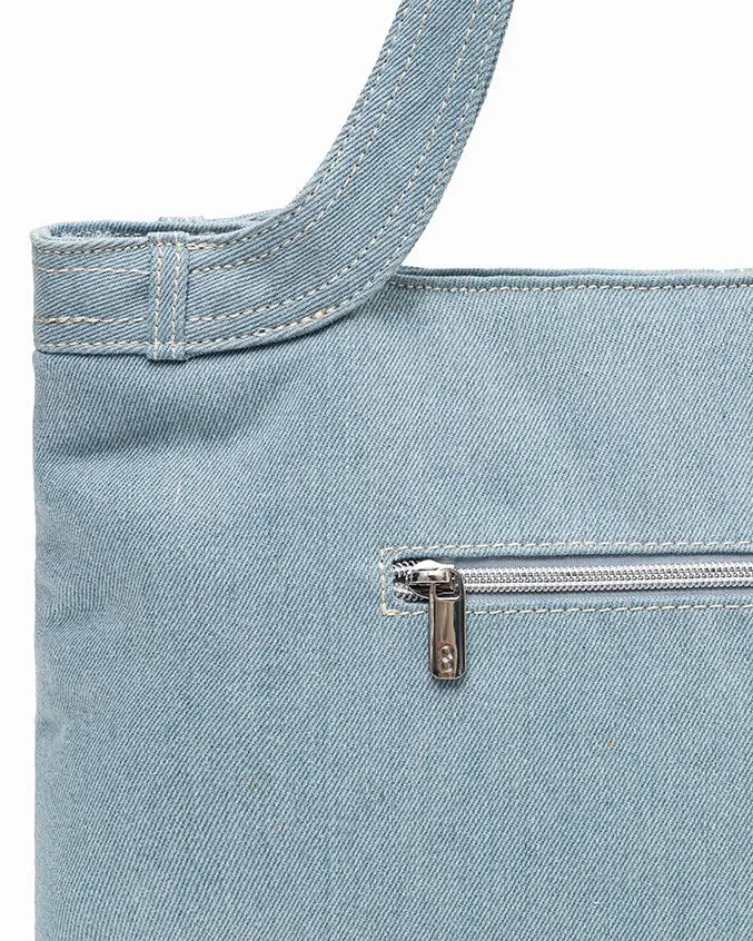 SIGNATURE POCKET DENIM TOTE BAG IN MID WASH DENIM TSL Singapore