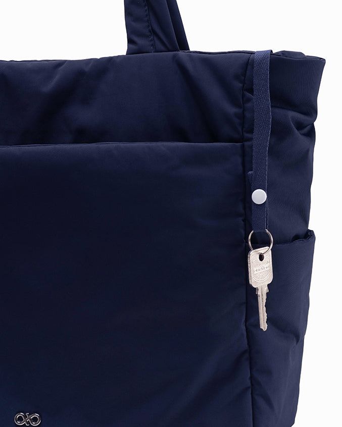 POSH TOTE BAG IN MIDNIGHT