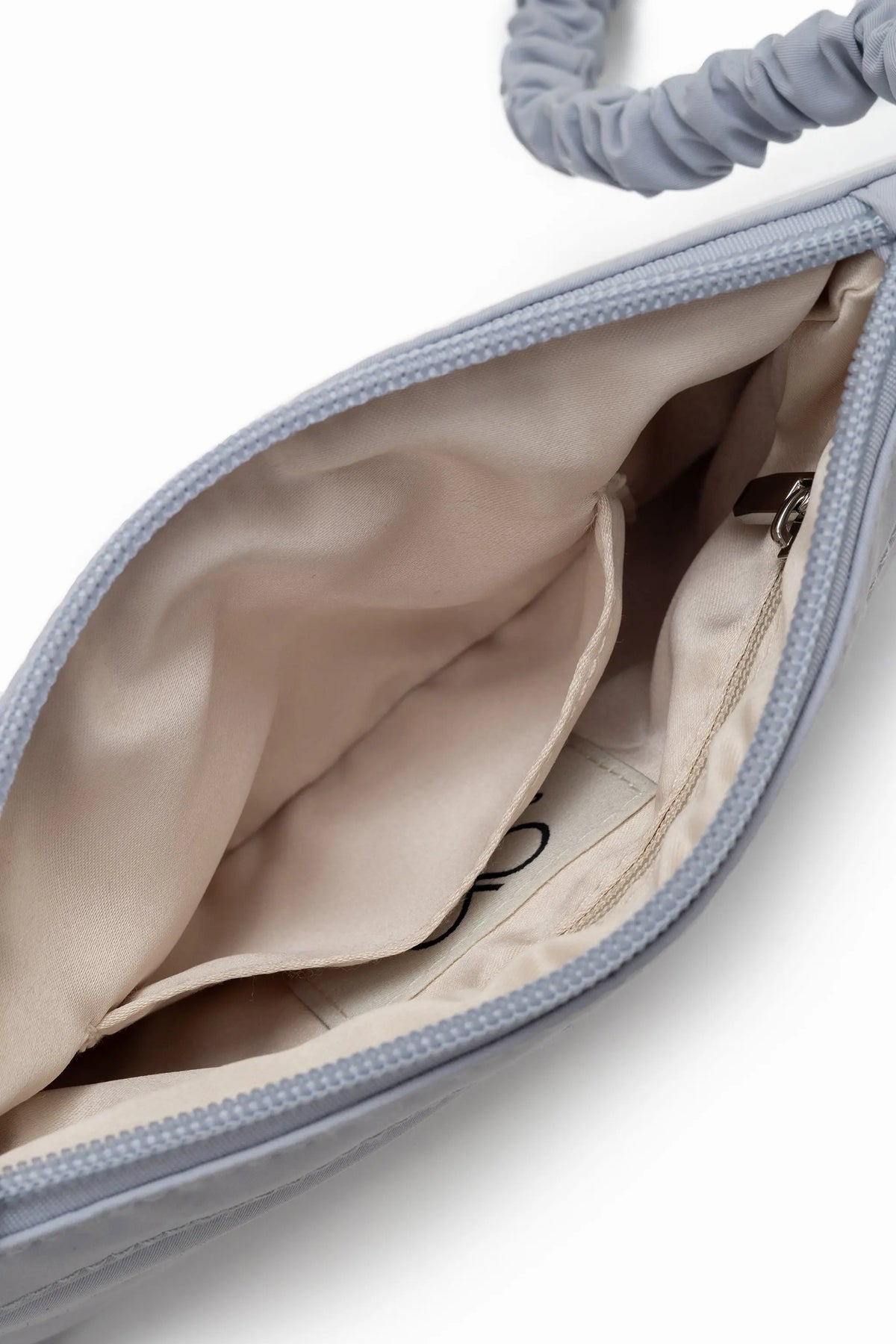 THE DAILY WRISTLET IN FROST 