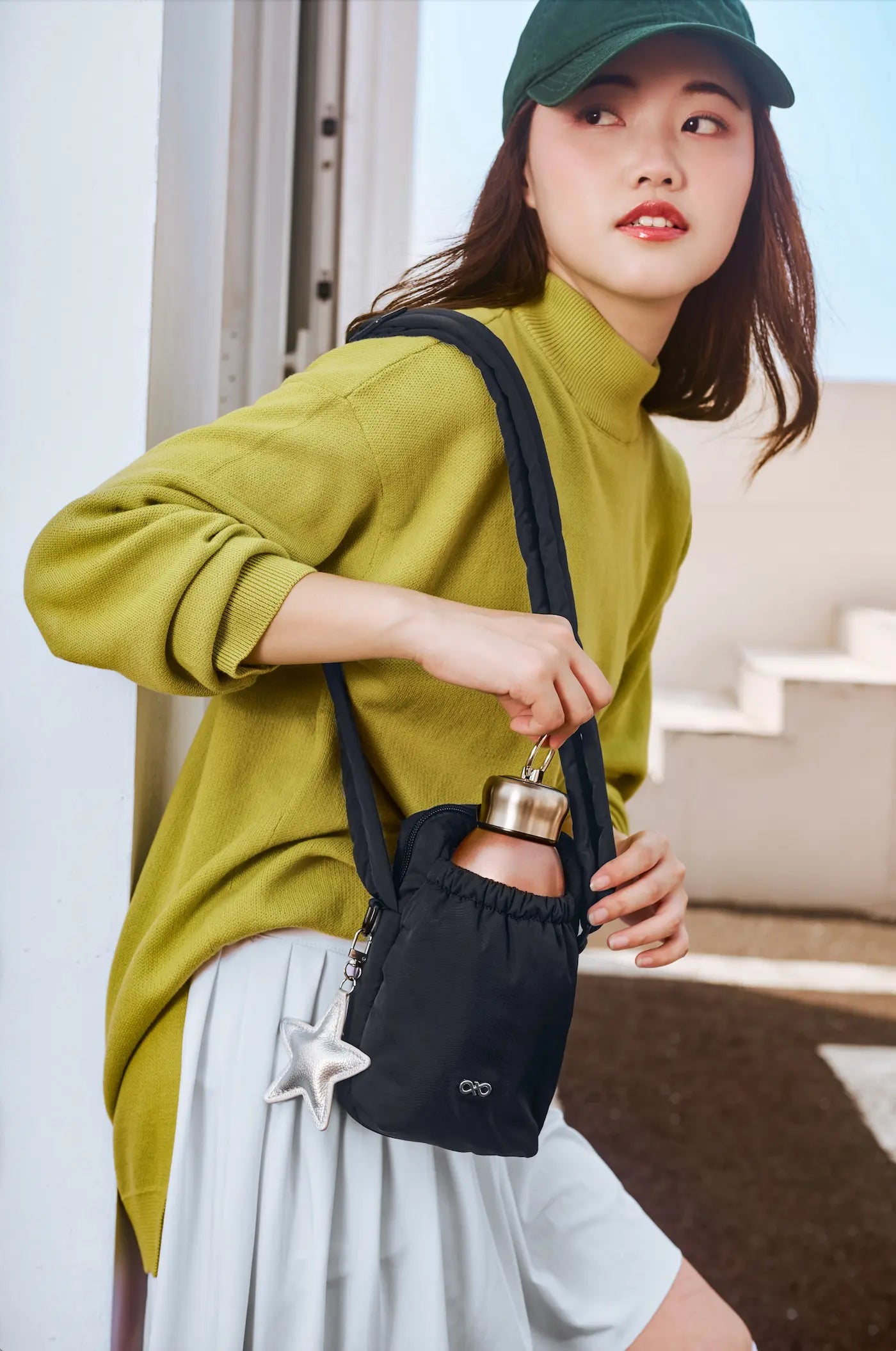 POSH SWIFT SLING IN JET BLACK 