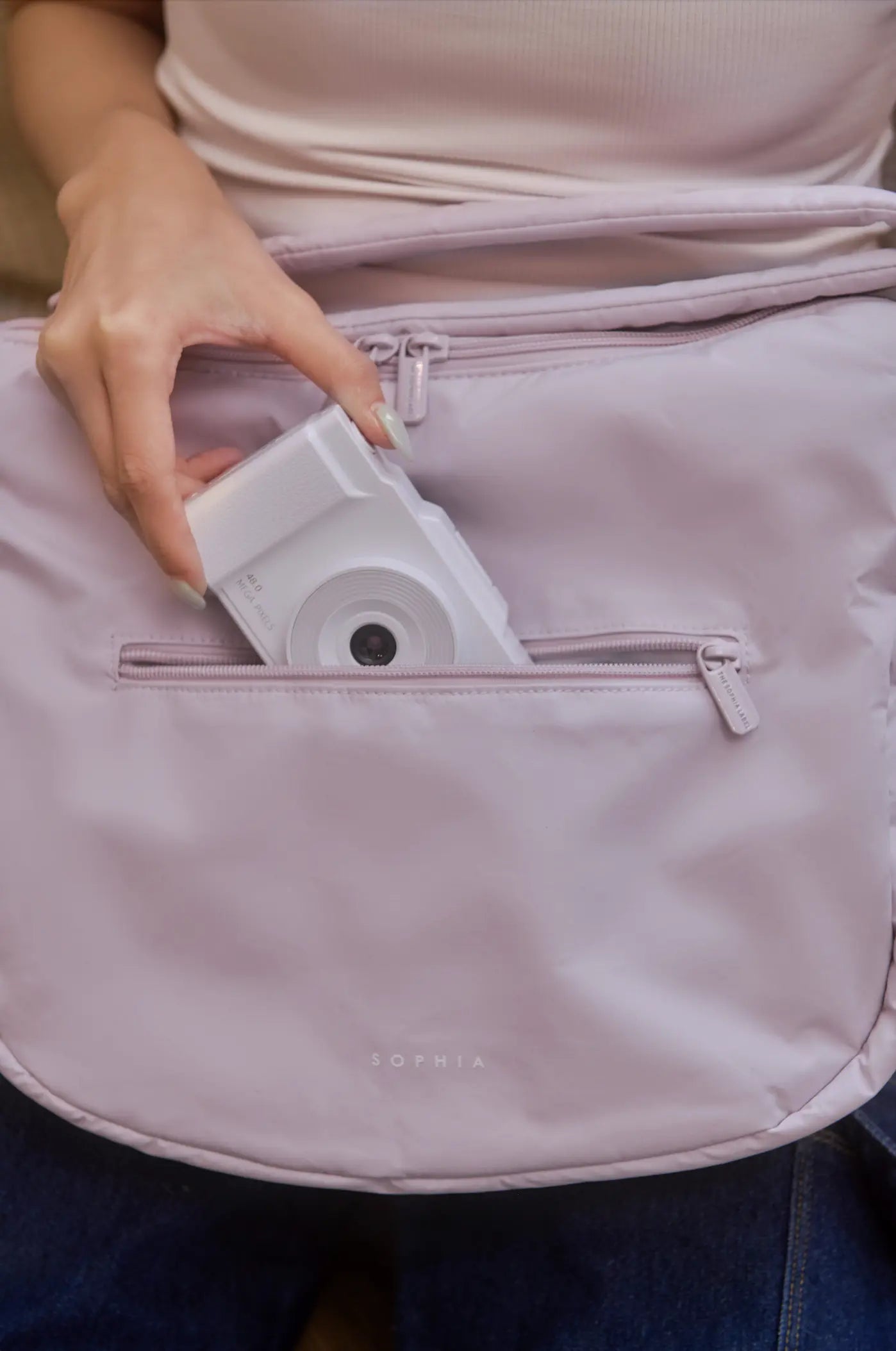 SIGNATURE POCKET CROSSBODY BAG 2.0 IN COSY BERRY 