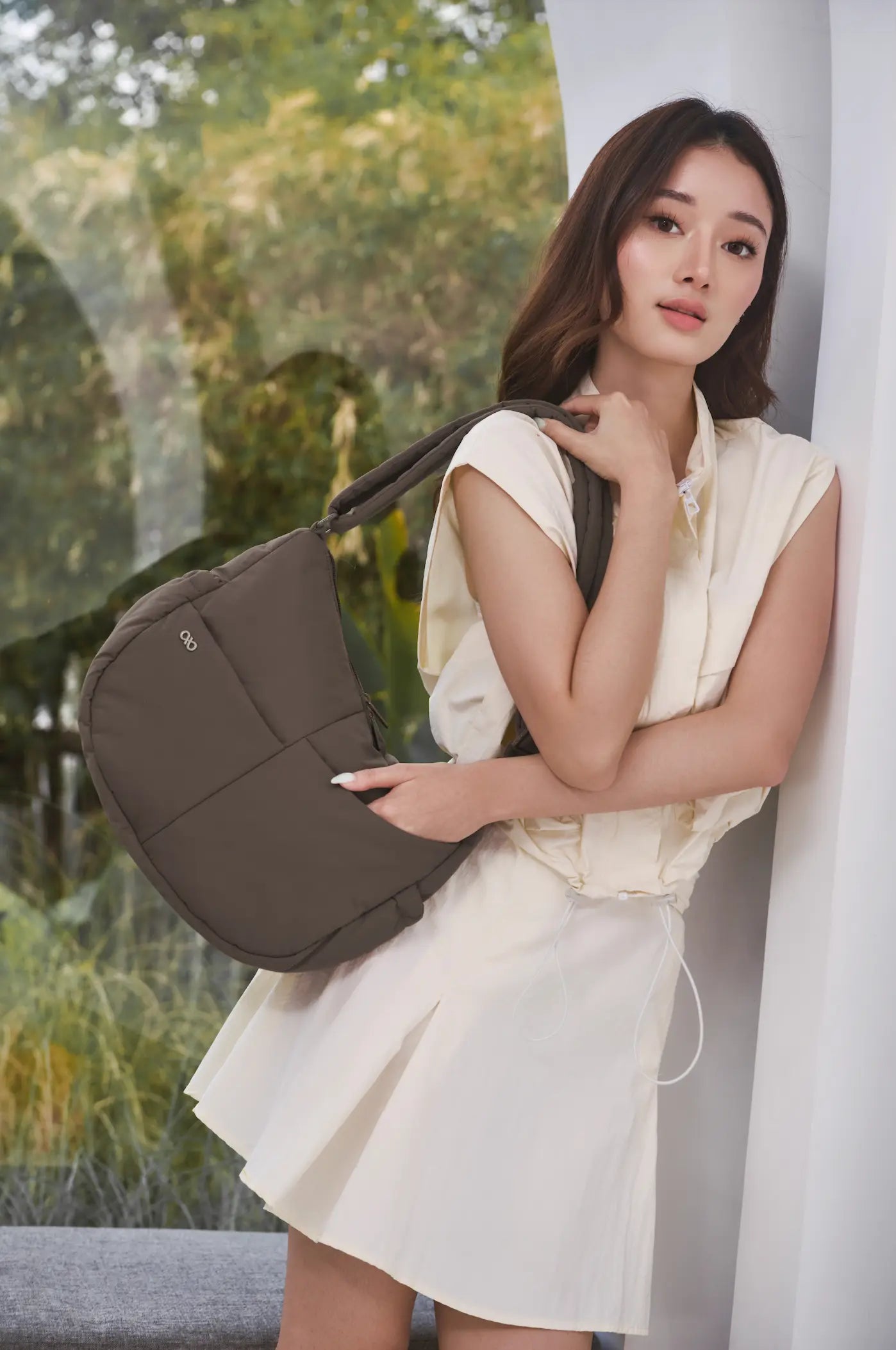 SIGNATURE POCKET CROSSBODY BAG 2.0 IN POSH TAUPE 