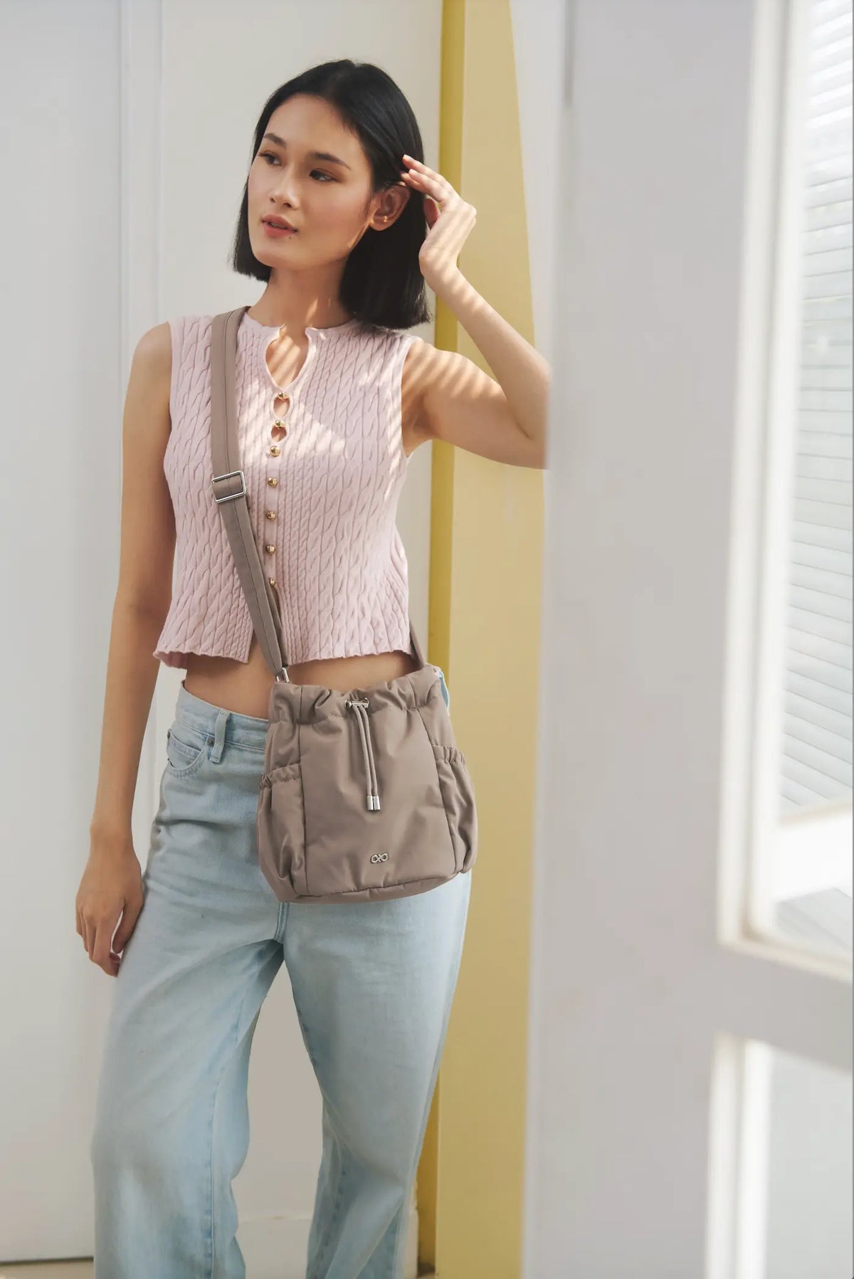MINI COSY LUXE BUCKET BAG IN TAUPE 