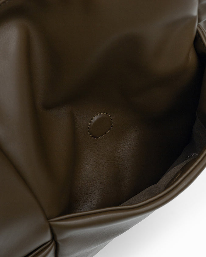 SIGNATURE POCKET SLOUCHY HOBO IN OLIVE