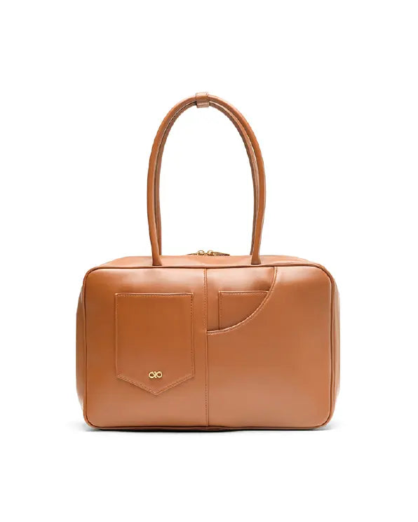 SIGNATURE POCKET L REI TOTE BAG IN CAMEL