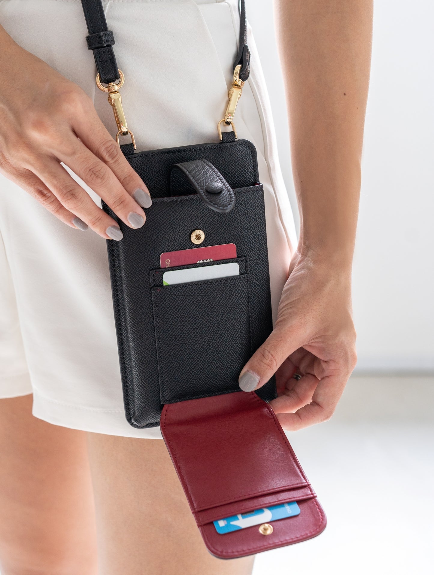 ATHENA PHONE BAG IN BLACK